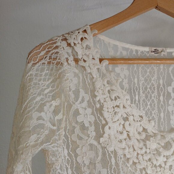 Hollister White lace top size small - Picture 5 of 7